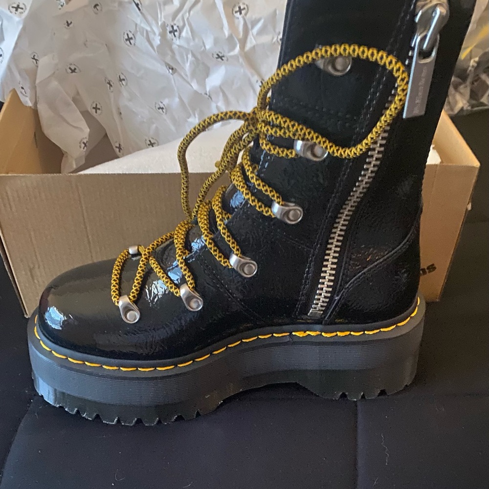 Platform boots